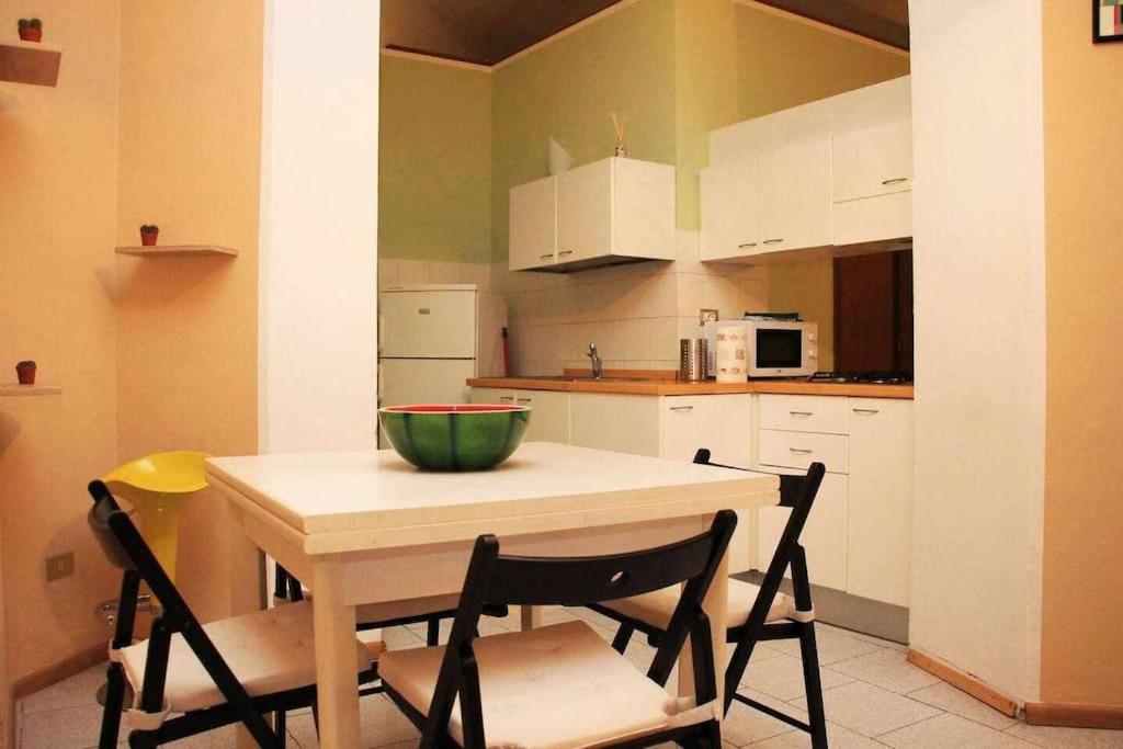 Ferienwohnung Antica Casa Odone Asti Exterior foto
